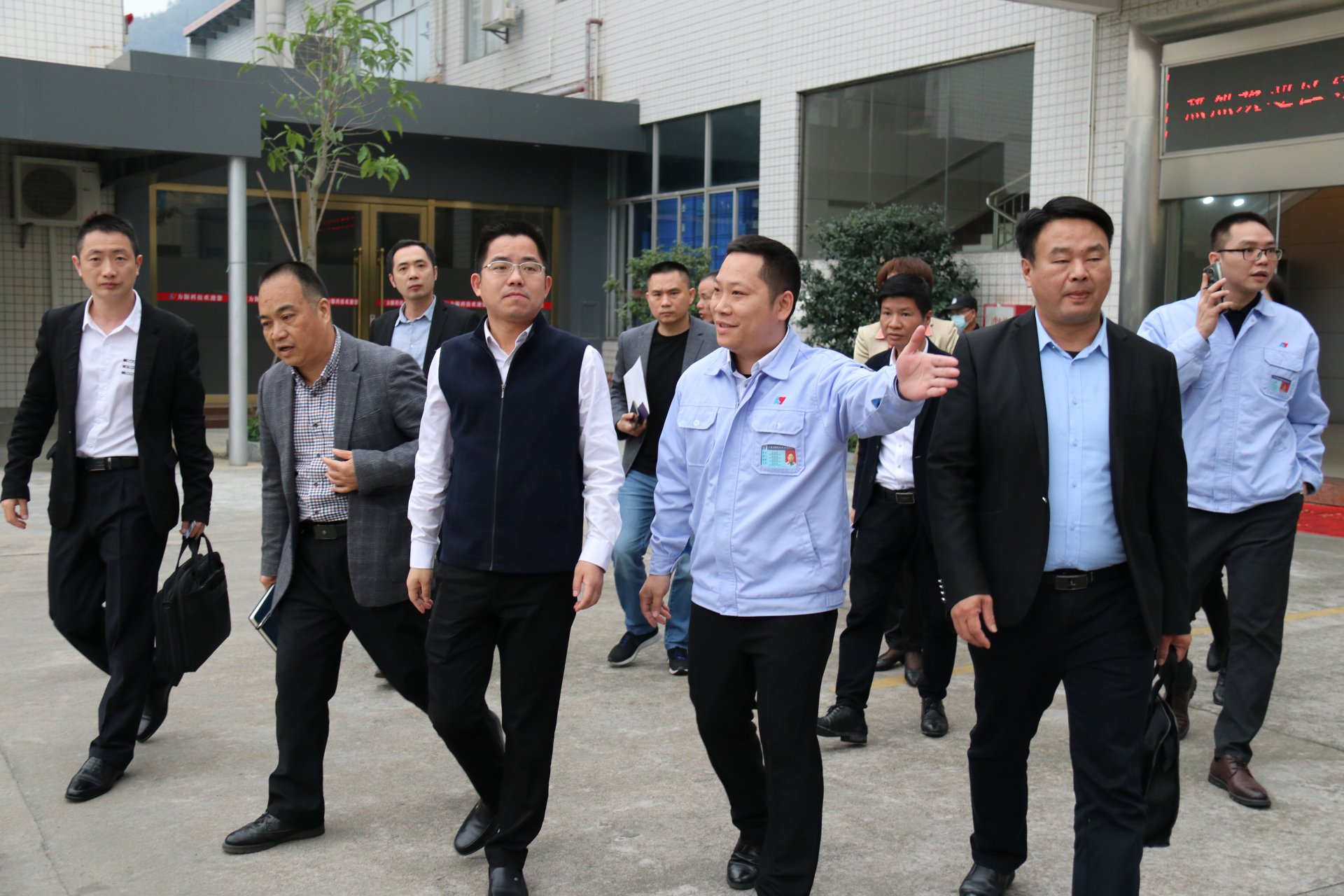 高要區(qū)領導蒞臨我司進行調(diào)研考察工作